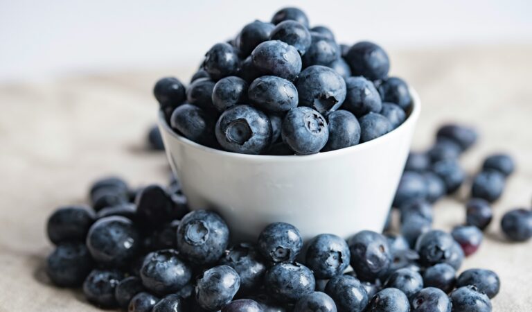 7 Reasons Why You Should Eat More Blueberries : Mohit Tandon